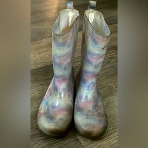 Hi I’m selling these boots